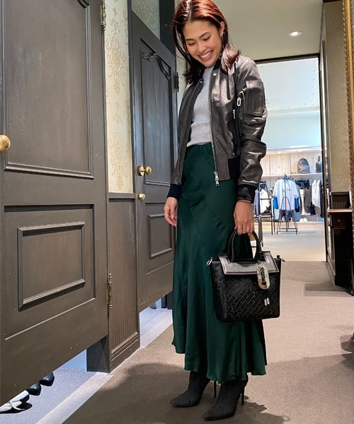 DIESEL（ディーゼル）の「レディース ロングスカート マキシ 美シルエット 切り替え（スカート・レディース・パープル/グリーン/レッド/ブラック・SMALL/MEDIUM/X-SMALL/LARGE）」の3枚目の写真