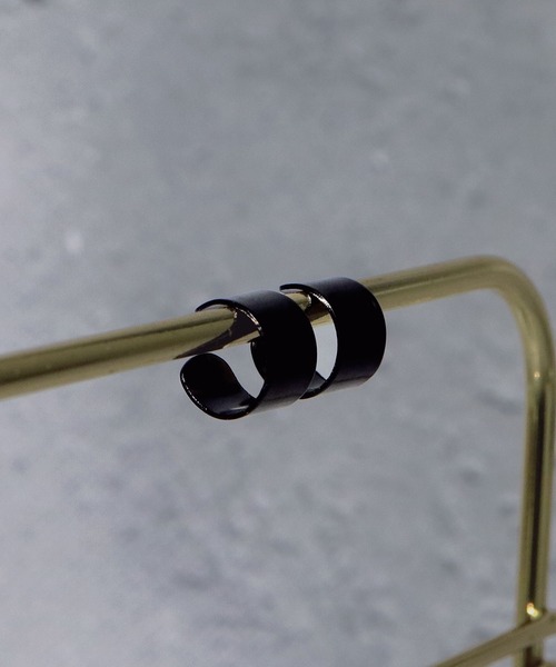 SBG（エスビー）の「SBG イヤーカフピアス（イヤーカフ・メンズ・ブラック/シルバー/ゴールド・FREE）」の2枚目の写真