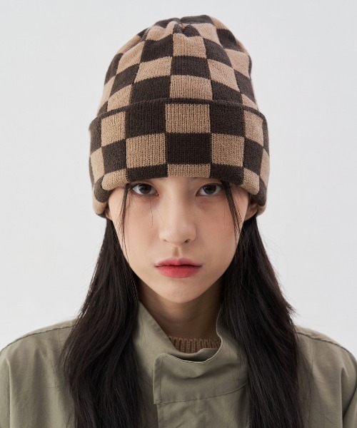 FEKETE（フェケテ）の「FEKETE CHESS CHECK BEANIE（ニットキャップ/ビーニー・メンズ・ブラック/ベージュ/グレー・FREE）」の3枚目の写真