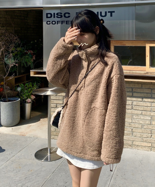 emi+(エミプラス)の「ハイネックボアブルゾン(ブルゾン・レディース・ベージュ/ブラウン・FREE)」の17枚目の写真