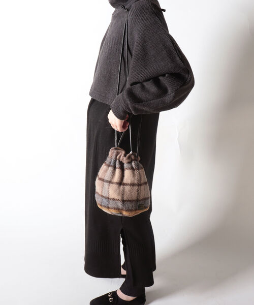 TWEED MILL（ツイードミル）の「【WEB限定】【TWEEDMILL/ツィードミル】チェックキンチャクバッグ（ショルダーバッグ・レディース・ベージュ系その他/レッド系その他/ホワイト系その他2・FREE）」の17枚目の写真