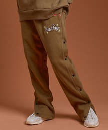 RAZZIS（ラズ）の「『RAZZIS/ラズイズ』サイドボタン裏起毛スウェットパンツ【Y】（スウェットパンツ）」