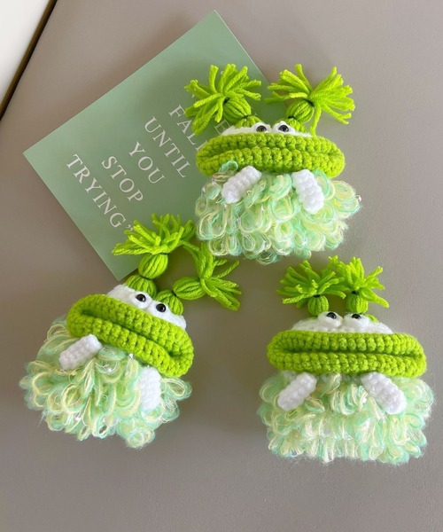 macaroni edge(マカロニエッジ)の「〈macaroni edge/マカロニエッジ〉毛糸のマスコット エアポッズケース(AirPods/AirPodsPro)(ヘッドフォン/イヤホン・レディース・マルチ/ピンク系2/ピンク系1/グリーン/カラフル/レッド系/ライトブルー/ライトグリーン/ライトベージュ・2/1/3)」の12枚目の写真