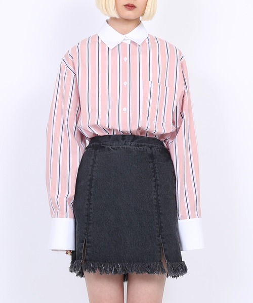 PUNYUS（プニュズ）の「クレリックストライプシャツ（シャツ/ブラウス・レディース・ピンク/ブルー・1/2/4/3）」の2枚目の写真