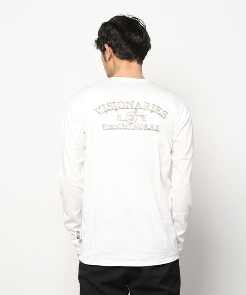 FranCisT_MOR.K.S.（フランシストモークス）の「FranCisT_MOR.K.S./フランシスト モークス/SUPIMA COTTON SMOOTH V L/S “VISIONARIES 5_CS "E”/MT2933 /Vネックロングスリーブバック刺繍（Tシャツ/カットソー・メンズ・ブラック/ホワイト・4/2/3）」の2枚目の写真
