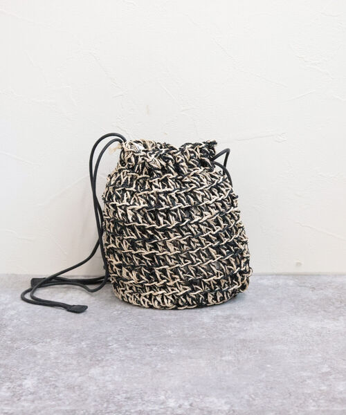 The Bagmati（ザバグマティ）の「【BAGMATI/バグマティ】透かし柄編みアバカ巾着バッグ（ショルダーバッグ・レディース・グリーン/オレンジ/ブラック系その他・FREE）」の9枚目の写真