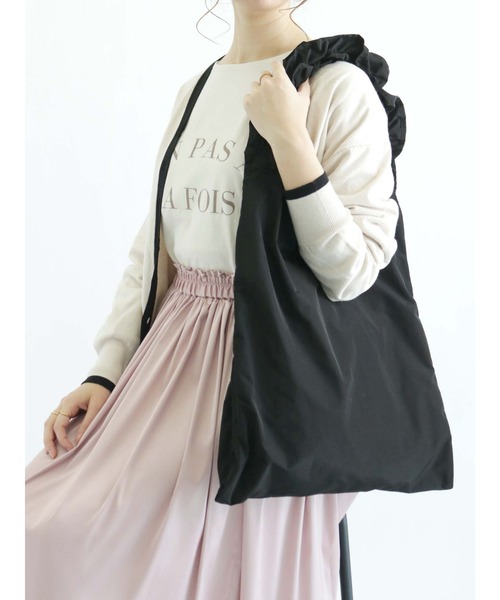 Te chichi（テチチ）の「フリルハンドルダブルトートバッグ(大)（ハンドバッグ・レディース・ブラック/サックスブルー/ベージュ系その他・ﾌﾘ-）」の11枚目の写真