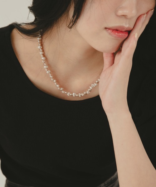 COLOR TOKYO ACCESSORIES（カラートウキョウアクセサリー）の「シンプル淡水パールネックレス（ネックレス・レディース・ホワイト/ベージュ・FREE）」の4枚目の写真