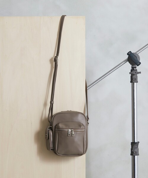 tk.TAKEO KIKUCHI（ティーケータケオキクチ）の「◆ぷっくりショルダーバッグ（ショルダーバッグ・メンズ・ブラック/ブラウン系その他/ブラック系・00）」の3枚目の写真