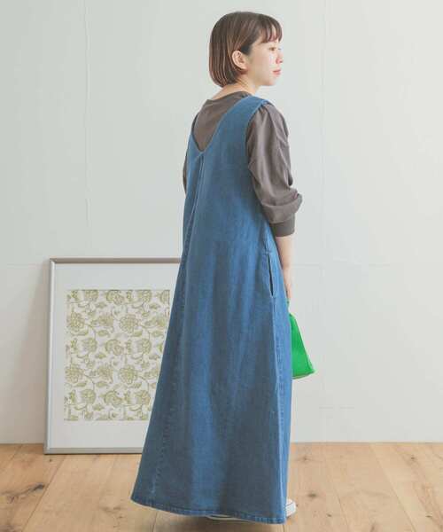 ITEMS URBANRESEARCH（アイテムズ アーバンリサーチ）の「デニムフレアジャンパースカート（ワンピース・レディース・インディゴブルー/ブルー・FREE）」の4枚目の写真