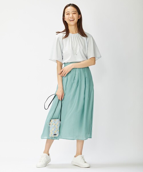 J.PRESS(ジェイプレス)の「【洗える】 ポリエステル ラミー Poplin ボリューム スリーブ ブラウス(シャツ/ブラウス・レディース・ライトグレー系/ライトグリーン系/ネイビー系・11/9)」の4枚目の写真