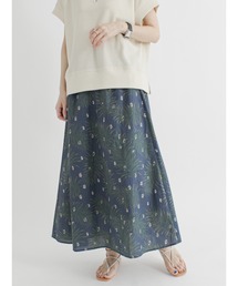 ボタニカル柄スカート