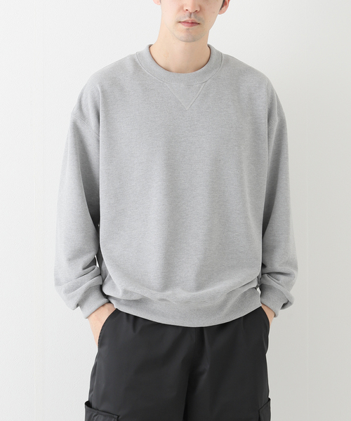 WISM（ウィズム）の「【PSEUDOS / シュードス】PLAIN CREW NECK SWEATSHIRT LS（スウェット・メンズ・ブラック/チャコールグレー・MEDIUM/SMALL）」の2枚目の写真