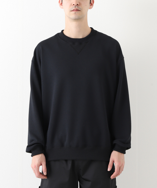 WISM（ウィズム）の「【PSEUDOS / シュードス】PLAIN CREW NECK SWEATSHIRT LS（スウェット・メンズ・ブラック/チャコールグレー・MEDIUM/SMALL）」の4枚目の写真