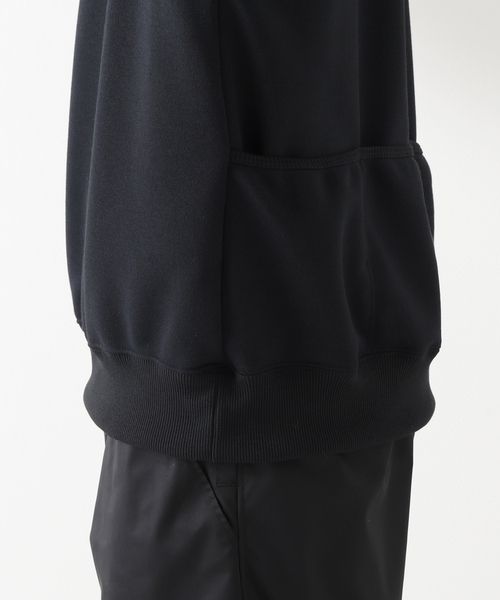 WISM（ウィズム）の「【PSEUDOS / シュードス】PLAIN CREW NECK SWEATSHIRT LS（スウェット・メンズ・ブラック/チャコールグレー・MEDIUM/SMALL）」の11枚目の写真