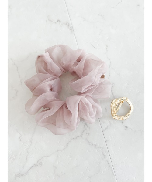 SLURR（スラ―）の「オーガンジーシュシュ&ヘアカフセット（シュシュ・レディース・ピンク/アイボリー/グレイッシュベージュ・FREE）」の2枚目の写真