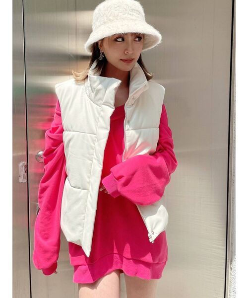 GYDA（ジェイダ）の「フェイクレザーPaddingベスト（ベスト・レディース・オフホワイト/ブラック・FREE）」の14枚目の写真