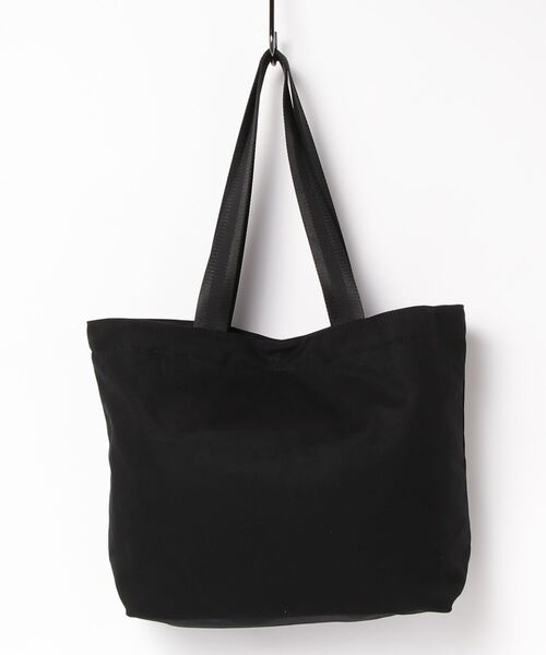 FRED PERRY（フレッドペリー）の「Soundwave Print Tote Bag（トートバッグ・メンズ・ブラック・ONE SIZE）」の2枚目の写真