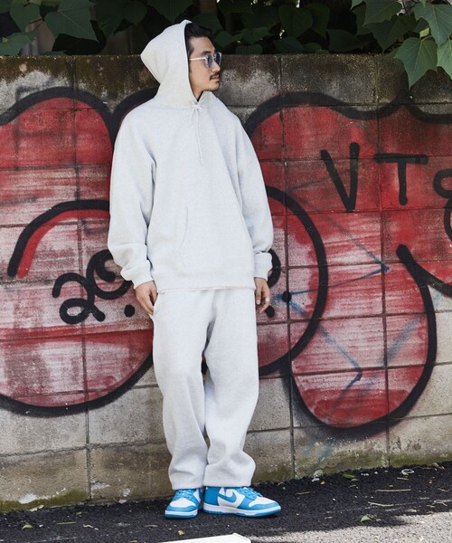 FREAK'S STORE(フリークスストア)の「WEB限定 12oz ヘビーウェイト ビッグシルエット プルオーバーパーカー/フーディ―/配色デザイン(パーカー・メンズ・ブラック/アッシュグレー/グレー系その他/ナチュラル/グレイッシュベージュ/ダークグリーン/ネイビー/グレイッシュブルー/ネイビー系2/イエロー・SMALL/MEDIUM/LARGE/X-LARGE)」の13枚目の写真