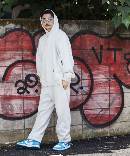 FREAK'S STORE(フリークスストア)の「WEB限定 12oz ヘビーウェイト ビッグシルエット プルオーバーパーカー/フーディ―/配色デザイン(パーカー・メンズ・ブラック/アッシュグレー/グレー系その他/ナチュラル/グレイッシュベージュ/ダークグリーン/ネイビー/グレイッシュブルー/ネイビー系2/イエロー・SMALL/MEDIUM/LARGE/X-LARGE)」の15枚目の写真