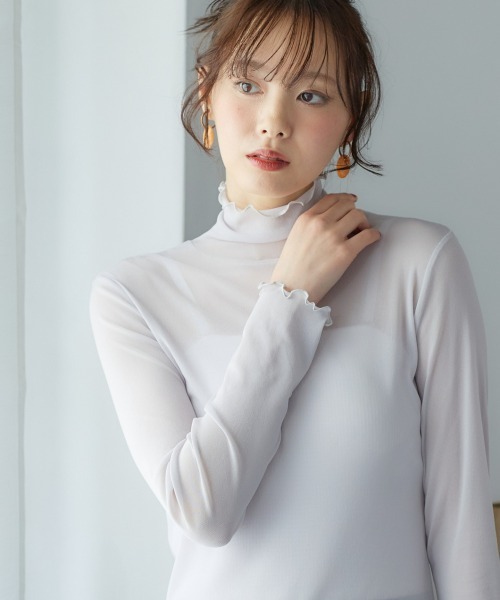 miclat（ミクラ）の「大きいサイズ シアーカットソーインナー miclat（Tシャツ/カットソー・レディース・ブラック/アイボリー/グリーン/ピンク/オレンジ/ブルー系/ライトグレー/テラコッタ/パープル/ネイビー・L～LL/3L～4L）」の4枚目の写真