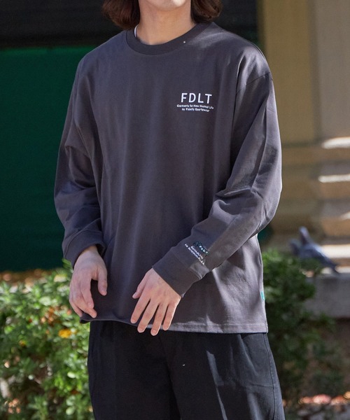 FIDELITY（フィデリティ）の「N/C EMBROIDERY L/S T-SHIRT / ワンポイント 刺繍 ロンT（Tシャツ/カットソー・メンズ・ダークグリーン/マスタード/オフホワイト/チャコール・MEDIUM/LARGE）」の3枚目の写真