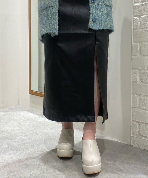 FREE'S MART(フリーズマート)の「【Sシリーズ対応】◆合皮フロントスリットナロースカート(スカート・レディース・ホワイト/カーキ/ブラック・MEDIUM/SMALL/X-SMALL)」の14枚目の写真