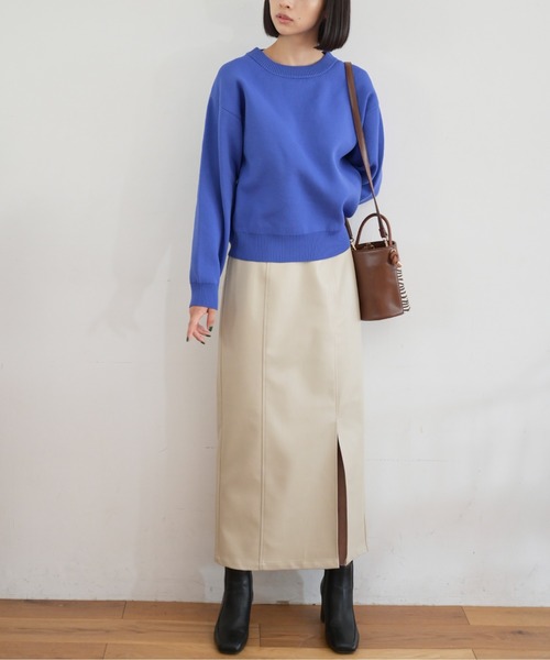 FREE'S MART(フリーズマート)の「【Sシリーズ対応】◆合皮フロントスリットナロースカート(スカート・レディース・ホワイト/カーキ/ブラック・MEDIUM/SMALL/X-SMALL)」の4枚目の写真