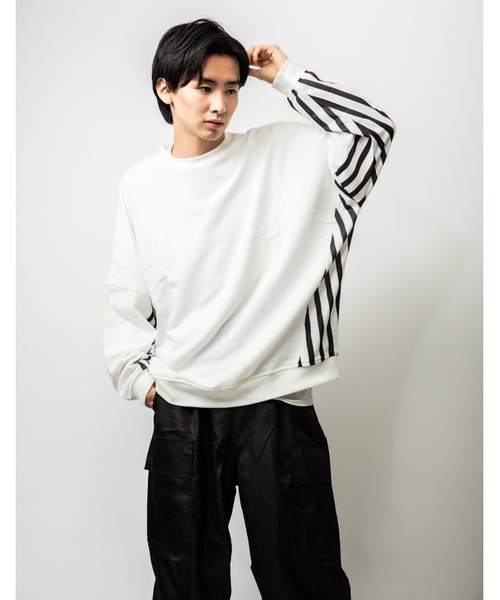 Beno(ビーノ)の「TCライト裏毛 サイドストライプ オーバーシルエット クルーネック トレーナー(スウェット・メンズ・オフホワイト/ブラック・M/L)」の1枚目の写真