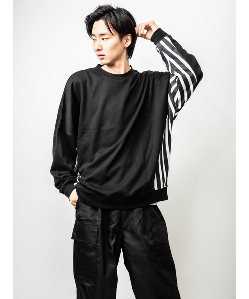 Beno(ビーノ)の「TCライト裏毛 サイドストライプ オーバーシルエット クルーネック トレーナー(スウェット・メンズ・オフホワイト/ブラック・M/L)」の13枚目の写真