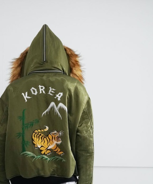 DAIRIKU（ダイリク）の「DAIRIKU KOREAN Jacket with Fur Hoodie（スタジャン）」 WEAR