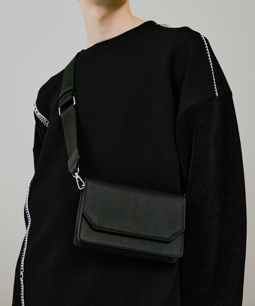 tk.TAKEO KIKUCHI（ティーケータケオキクチ）の「◆サフィアーノミニショルダーバッグ（ショルダーバッグ・メンズ・ネイビー/ブラック・00）」の2枚目の写真