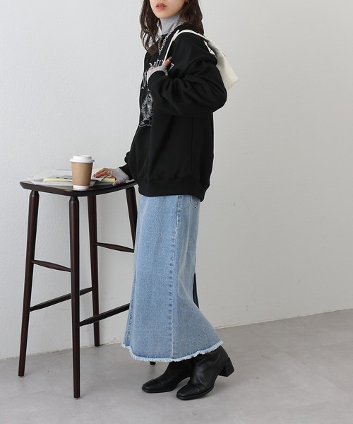 COLONY 2139（コロニートゥーワンスリーナイン）の「WEB・一部店舗限定 /裏毛クルーネックロゴプルオーバー（スウェット・レディース・オフホワイト/グレー/ブラック・FREE）」の15枚目の写真