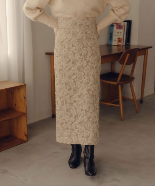 fupel（フぺル）の「フラワージャガードナロースカート（スカート・レディース・ブラック/ベージュ・MEDIUM/SMALL）」の2枚目の写真