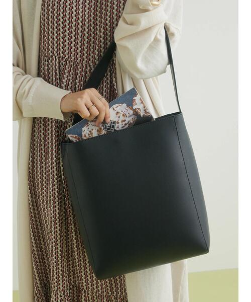 CRAFT STANDARD BOUTIQUE(クラフトスタンダードブティック)の「フェイクレザーワンショルダートート(ショルダーバッグ・レディース・グレイッシュベージュ/ブラック/アイボリー・FREE)」の11枚目の写真