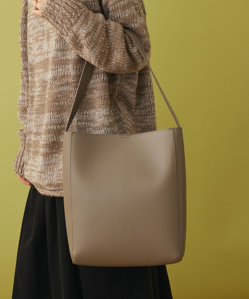 CRAFT STANDARD BOUTIQUE(クラフトスタンダードブティック)の「フェイクレザーワンショルダートート(ショルダーバッグ・レディース・グレイッシュベージュ/ブラック/アイボリー・FREE)」の3枚目の写真