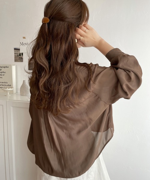 classicalelf（クラシカルエルフ）の「上品レディに格上げ。シアー短丈とろみブラウス（シャツ/ブラウス・レディース・アイボリー/グリーン系その他/モカ/ブラック/グレイッシュブルー/ベージュ・SMALL/X-LARGE/MEDIUM/LARGE）」の18枚目の写真