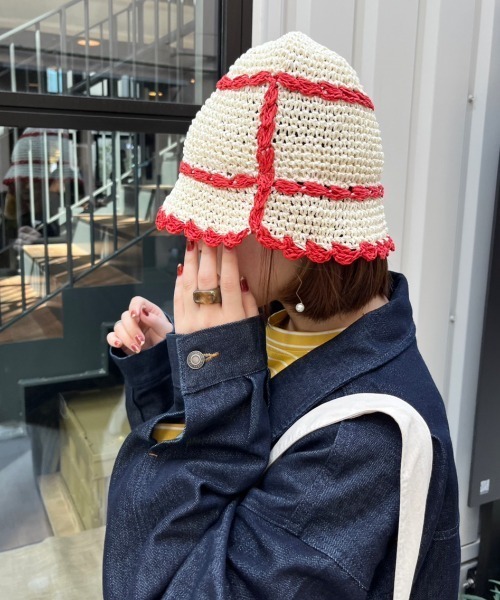 nemne store（ネンネストア）の「【nemne】配色ライン入りかぎ針バケットハット（ハット・レディース・ベージュ/アイボリー/ブルー・フリー）」の5枚目の写真