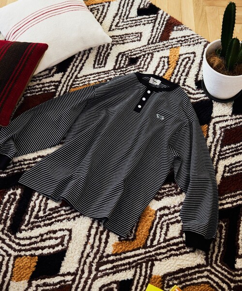 TOWNCRAFT（タウンクラフト）の「TOWN CRAFT/タウンクラフト 別注 ピンボーダーヘンリーネック ロングスリーブTシャツ/ロンT（Tシャツ/カットソー・メンズ・ブラック/ホワイト/ブルー/オリーブ・LARGE/MEDIUM）」の2枚目の写真