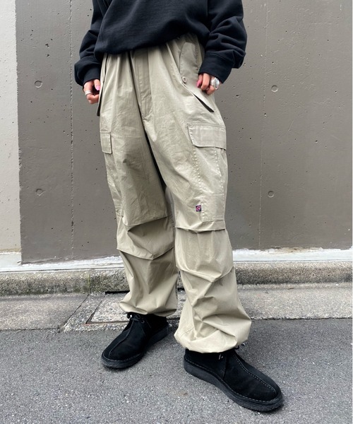 WHO'S WHO gallery（フーズフーギャラリー）の「COOPERパラシュートワイドパンツ（カーゴパンツ・レディース・カーキ/ブラック/ベージュ/ホワイト・FREE）」の17枚目の写真