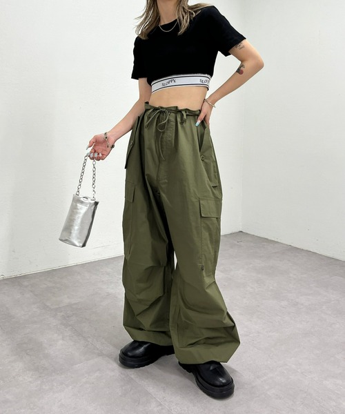 WHO'S WHO gallery（フーズフーギャラリー）の「COOPERパラシュートワイドパンツ（カーゴパンツ・レディース・カーキ/ブラック/ベージュ/ホワイト・FREE）」の9枚目の写真