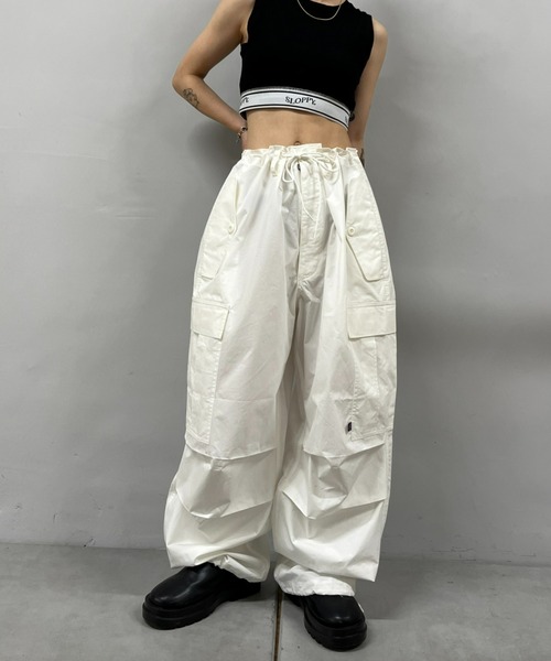 WHO'S WHO gallery（フーズフーギャラリー）の「COOPERパラシュートワイドパンツ（カーゴパンツ・レディース・カーキ/ブラック/ベージュ/ホワイト・FREE）」の20枚目の写真