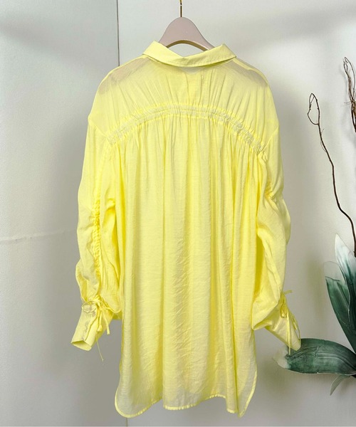 Meli rich(メリーリッチ)の「バックドロストシアーシャツ(シャツ/ブラウス・レディース・パープル/ブラック/イエロー/オフホワイト・FREE)」の7枚目の写真