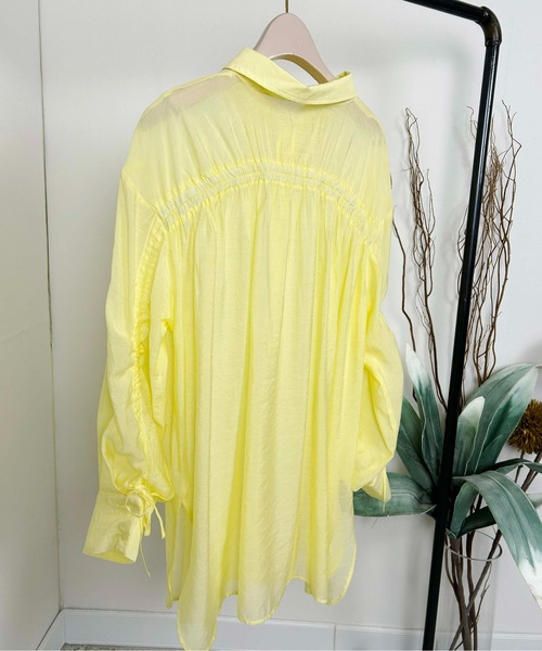 Meli rich(メリーリッチ)の「バックドロストシアーシャツ(シャツ/ブラウス・レディース・パープル/ブラック/イエロー/オフホワイト・FREE)」の8枚目の写真