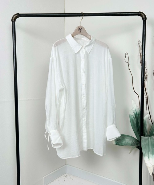 Meli rich(メリーリッチ)の「バックドロストシアーシャツ(シャツ/ブラウス・レディース・パープル/ブラック/イエロー/オフホワイト・FREE)」の13枚目の写真