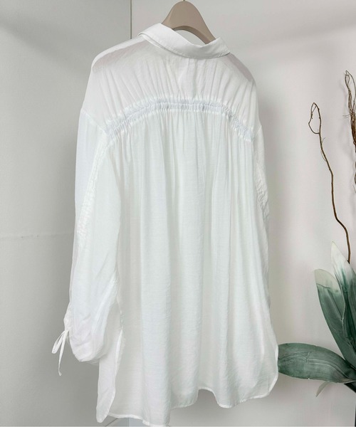 Meli rich(メリーリッチ)の「バックドロストシアーシャツ(シャツ/ブラウス・レディース・パープル/ブラック/イエロー/オフホワイト・FREE)」の14枚目の写真