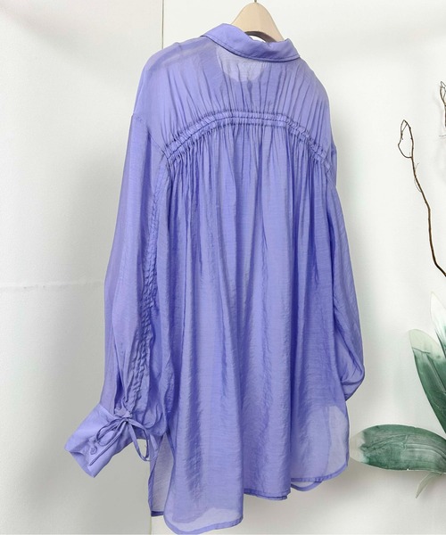 Meli rich(メリーリッチ)の「バックドロストシアーシャツ(シャツ/ブラウス・レディース・パープル/ブラック/イエロー/オフホワイト・FREE)」の21枚目の写真