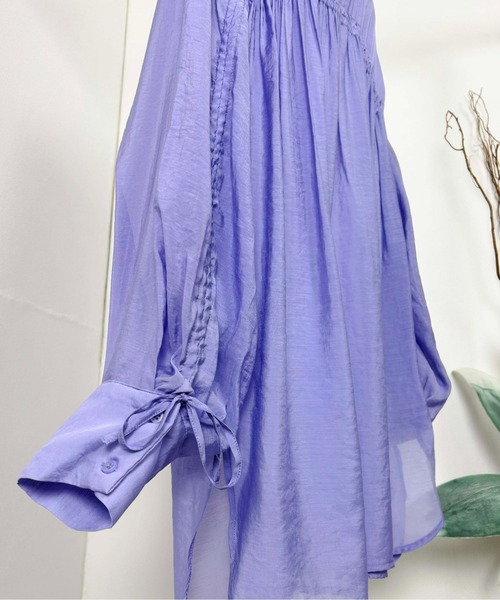 Meli rich(メリーリッチ)の「バックドロストシアーシャツ(シャツ/ブラウス・レディース・パープル/ブラック/イエロー/オフホワイト・FREE)」の22枚目の写真