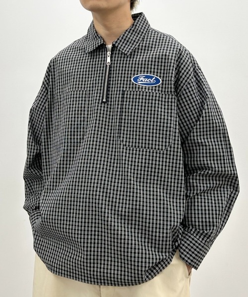 WHO'S WHO gallery（フーズフーギャラリー）の「《WEB限定》COOPER FACTワッペンハーフジップビッグシャツ（シャツ/ブラウス・レディース・ブルー/ホワイト/ネイビー/ブラック系その他/ブラック/チャコールグレー・FREE）」の4枚目の写真