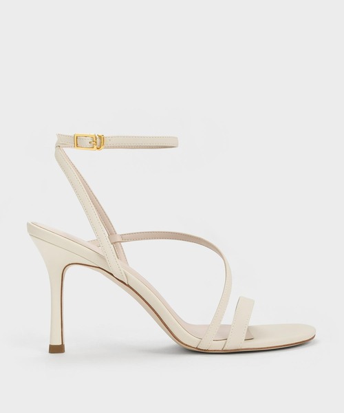 CHARLES & KEITH(チャールズ & キース)の「アシメトリック ストラッピーヒールサンダル(サンダル・レディース・ブラック/オフホワイト/ゴールド・23cm/23.5cm/24.5cm/25cm/25.5cm/22.5cm)」の6枚目の写真